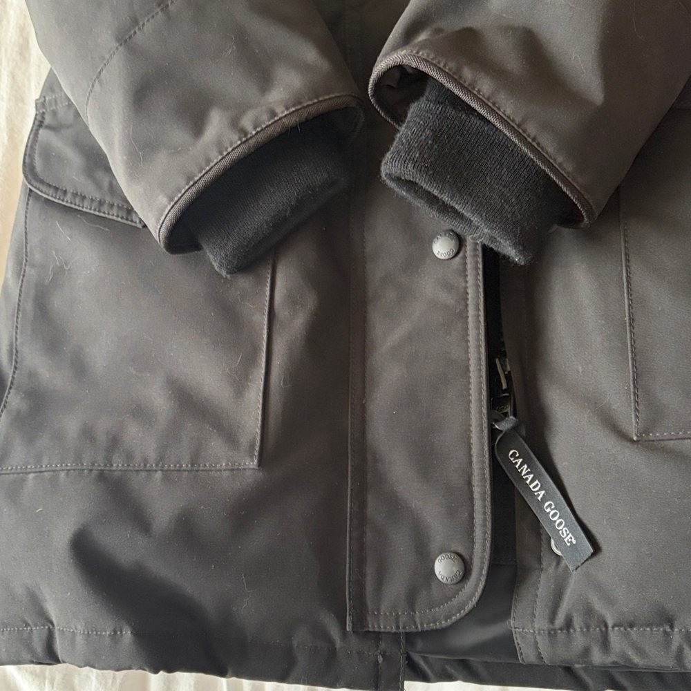 Authentic Canada Goose Trillium Black Parka with Fur - Picture 6 of 7